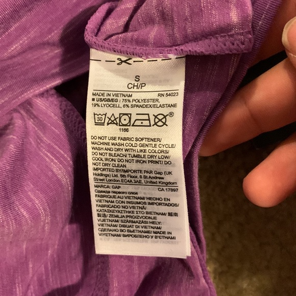 Brand new gap long sleeve shirt with hoodie size small - Picture 3 of 3